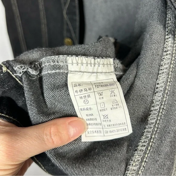 Men’s Denim Ripped Vest Trucker Biker Sleeveless Black Button Down Size Medium - Picture 8 of 10